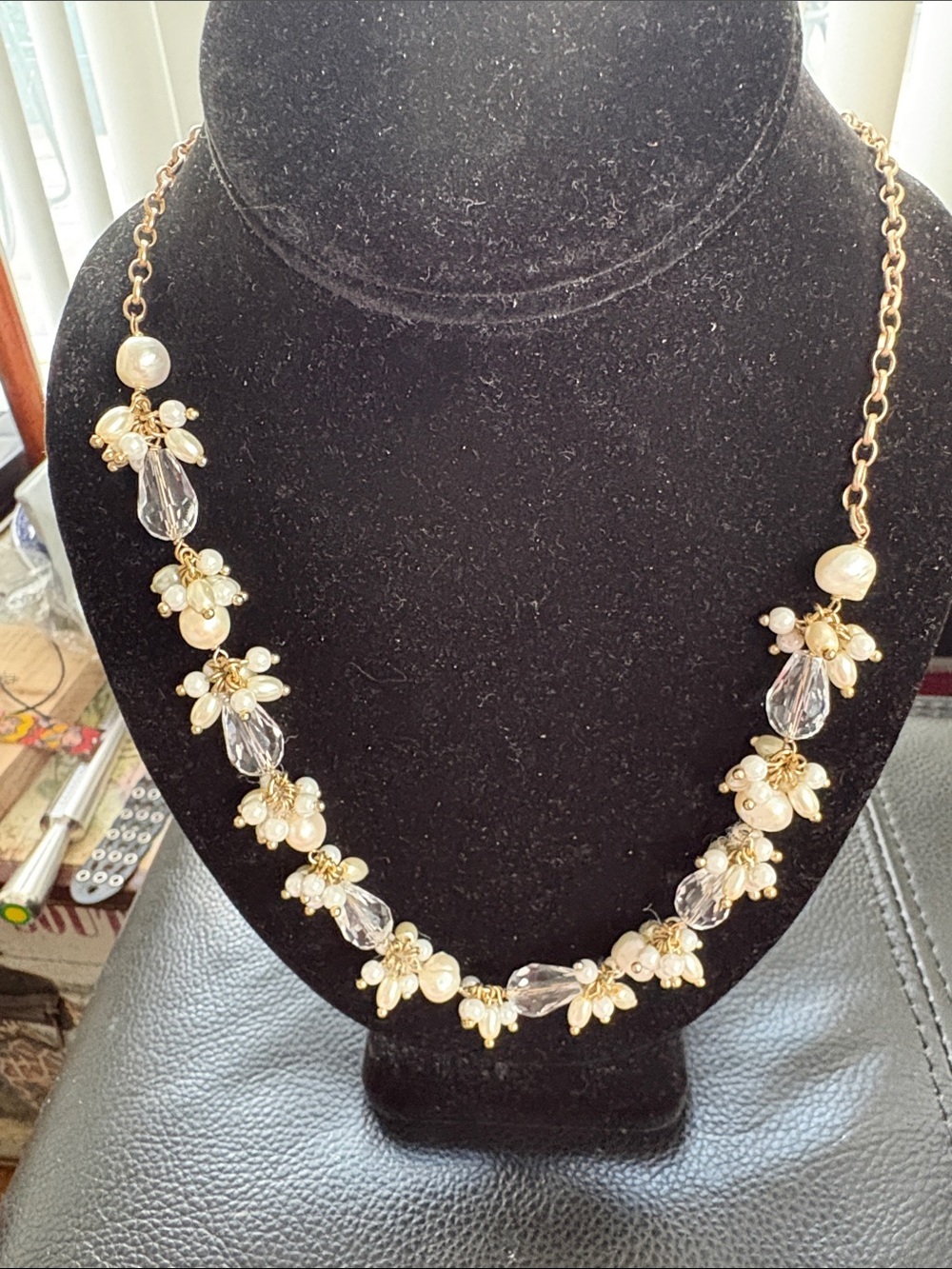 Talbots Elegant Gold-Tone  Genuine Freshwater Pearls& Crystal Cluster Necklace